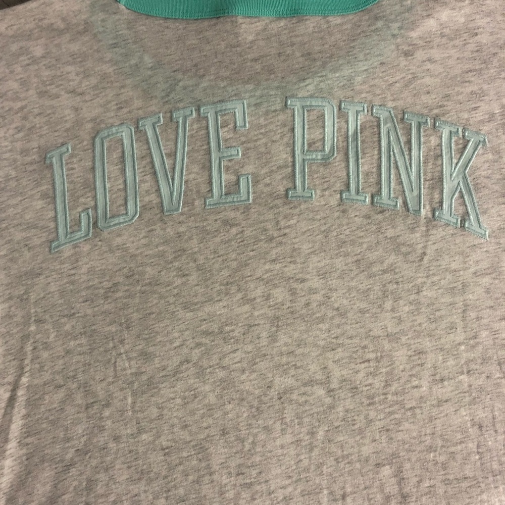 VS Pink tee - Picture 4 of 4
